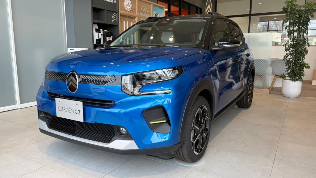 C3 MAX HYBRID【ブライトブルー】展示車あります❗