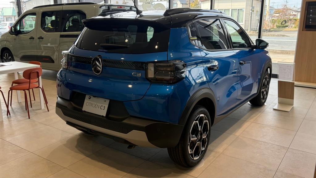 C3 MAX HYBRID【ブライトブルー】展示車あります❗